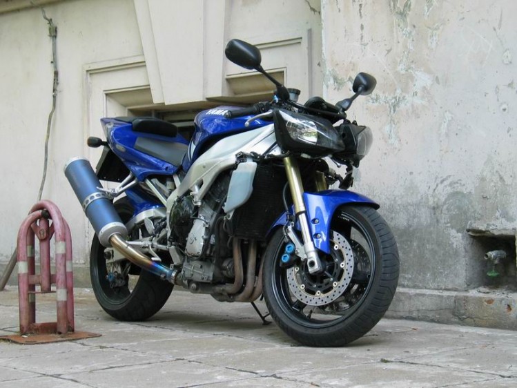 Yamaha r1 Street